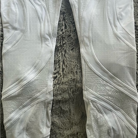 Lululemon Lace Wunder Under Tight NWT 6 white - sold out! - Picture 3 of 3